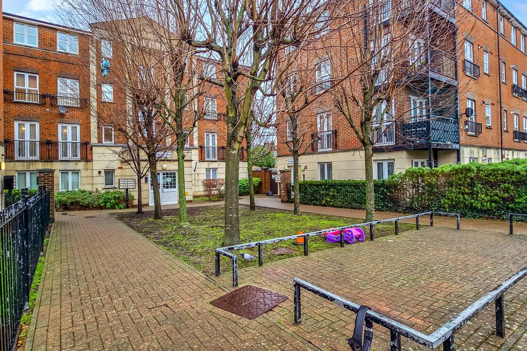 Property photo 3 of 18