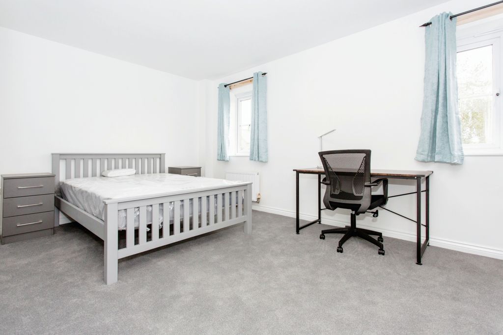 Property photo 1 of 10 View