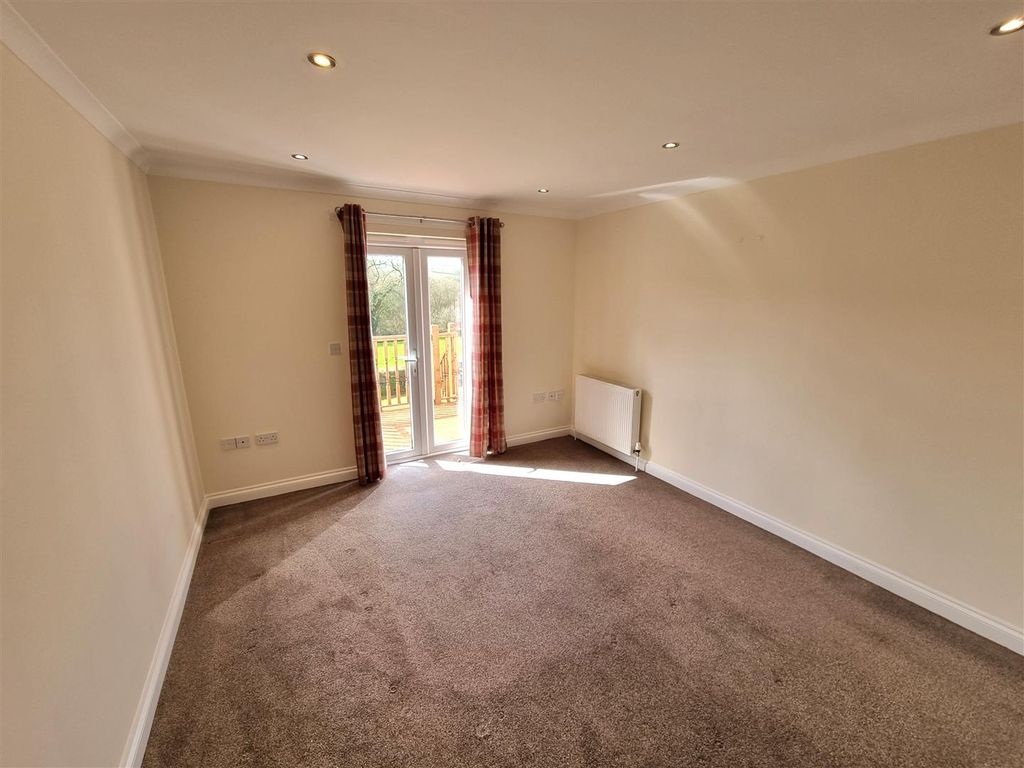 Property photo 3 of 14 Sitting Room.Jpg