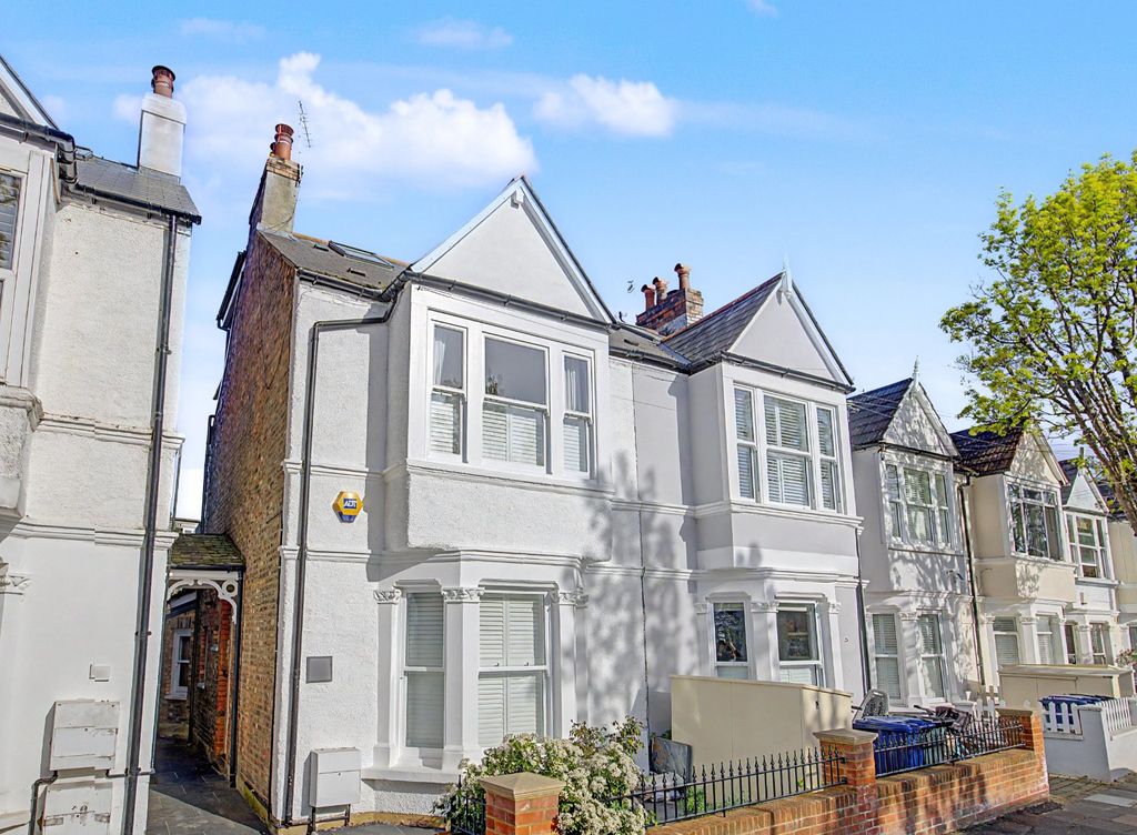 Property photo 2 of 13