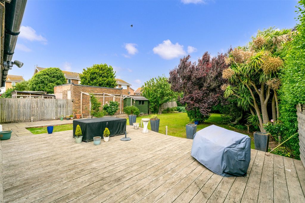 Property photo 2 of 24 Picture No. 04