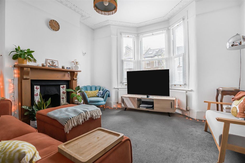 Property photo 2 of 36 2