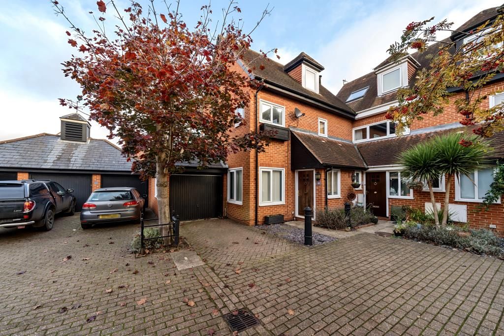 Property photo 1 of 18 External