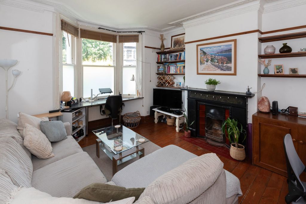 Property photo 2 of 19