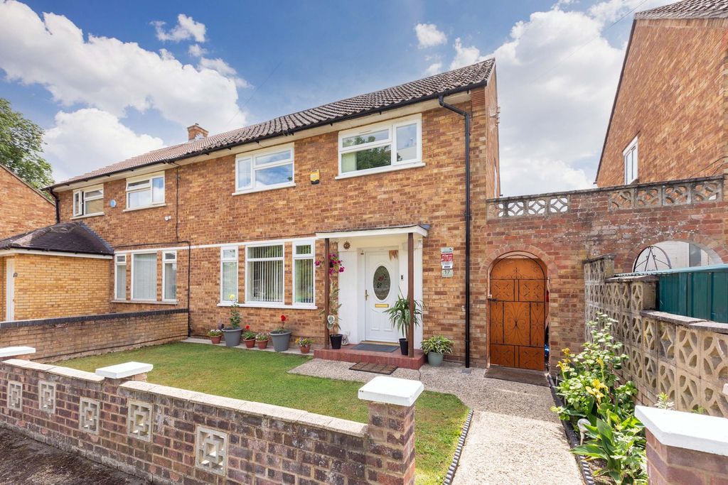 Property photo 1 of 12