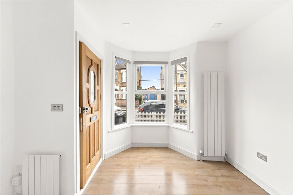 Property photo 2 of 14 Picture No. 02