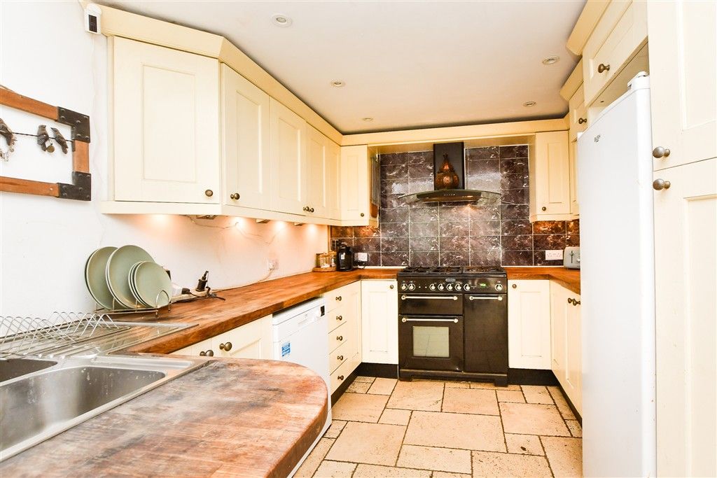 Property photo 2 of 15 Kitchen