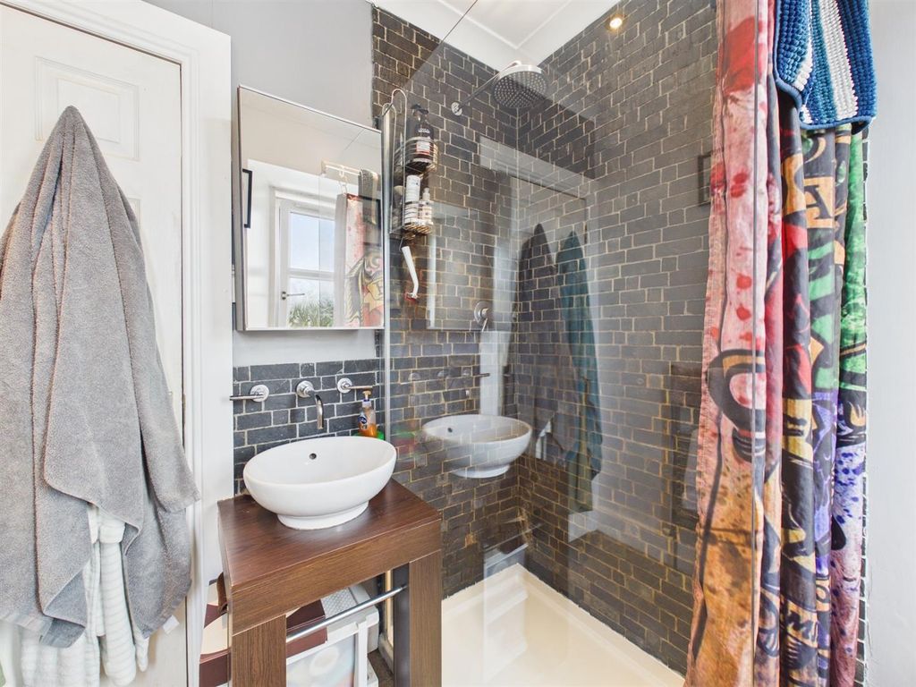 Additional image 11 of 2 bed flat for sale93 Glover Street, Perth PH2