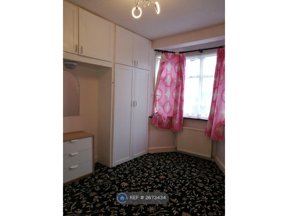 Property photo 3 of 7 Bedroom 2