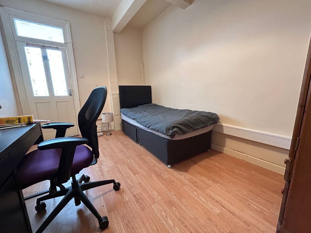 Property photo 3 of 13 Bedroom