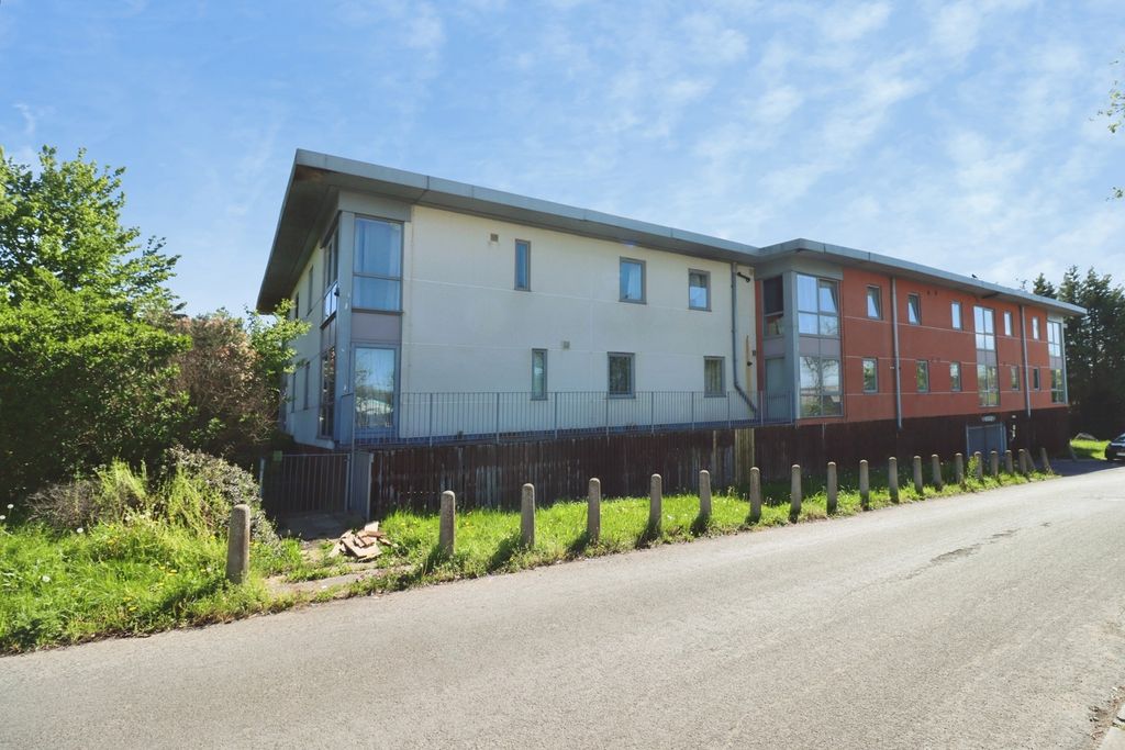 Property photo 1 of 18 Pbox-Img.Jpg