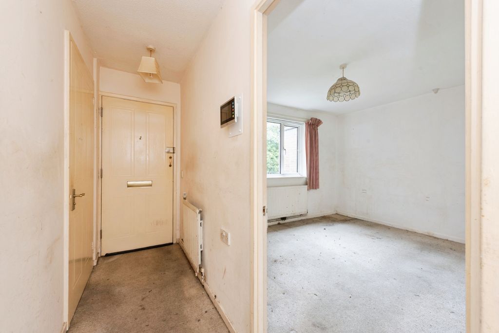 Property photo 2 of 20