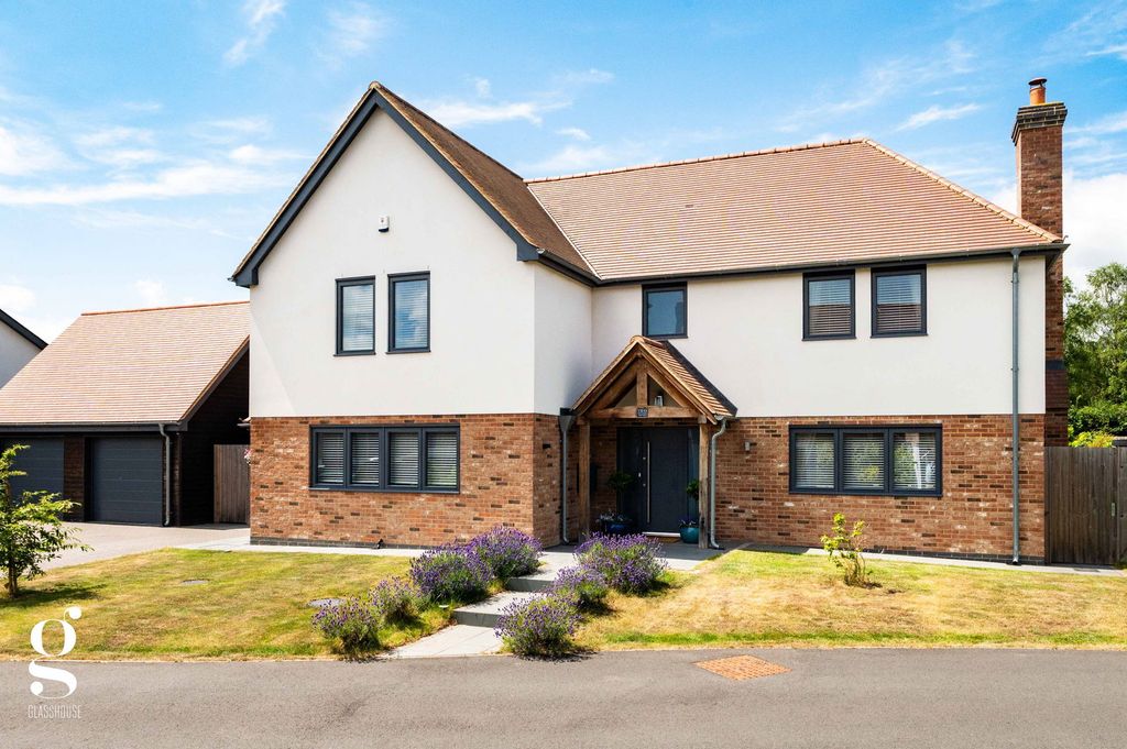 Property photo 1 of 52