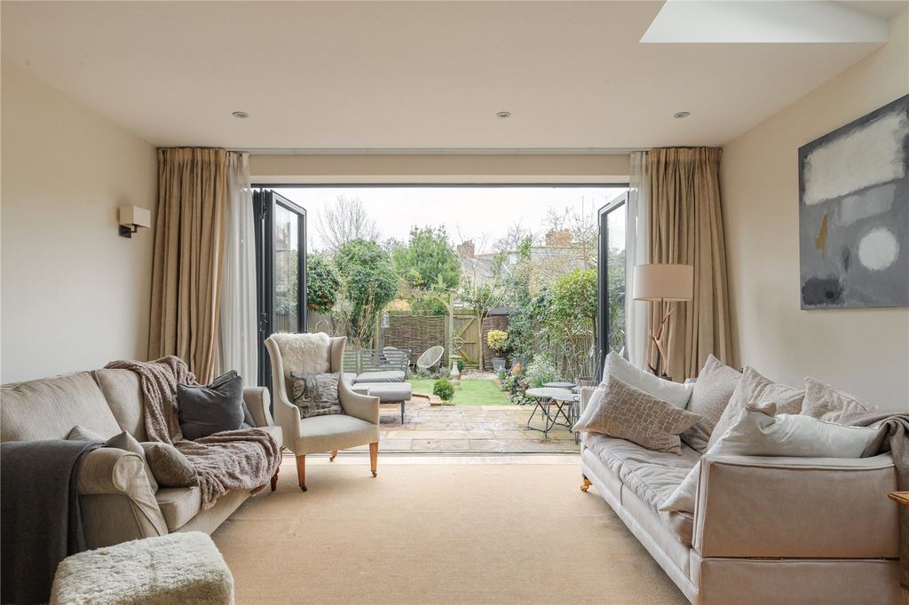 Property photo 2 of 17 Sitting Room