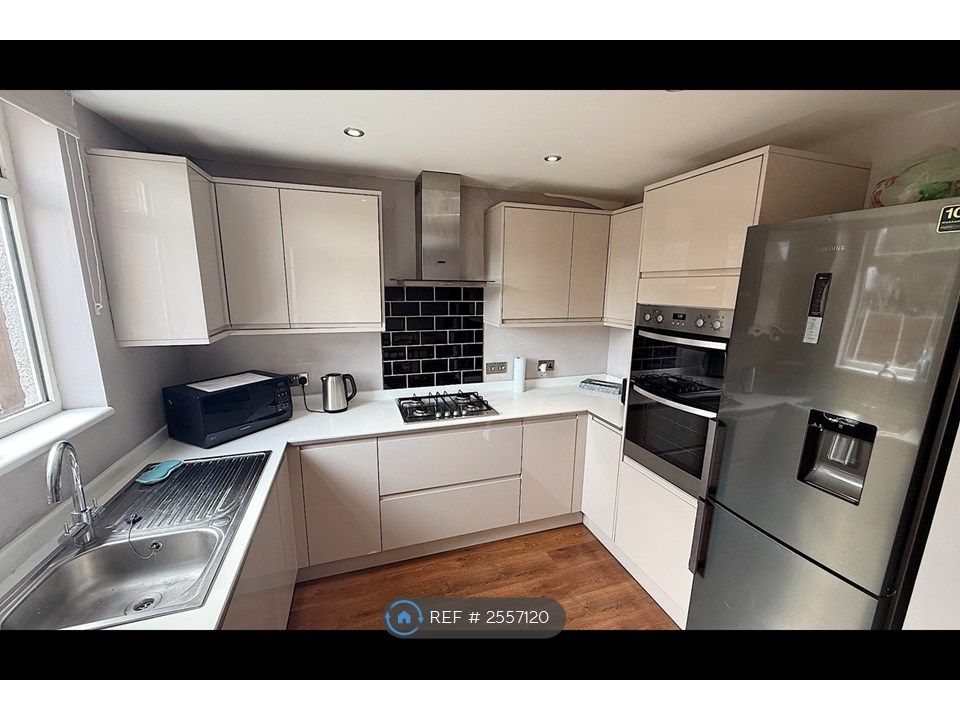Property photo 2 of 29