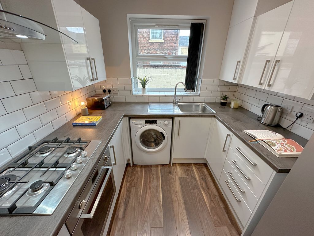 Property photo 2 of 11 5