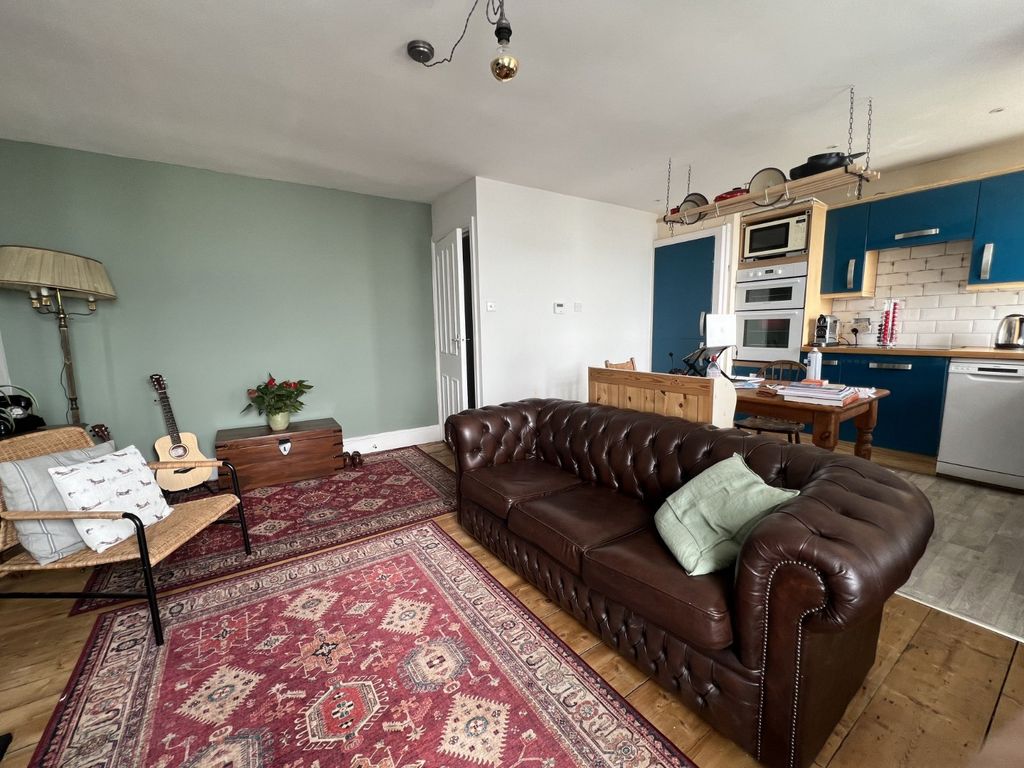 Property photo 2 of 8 Picture 2