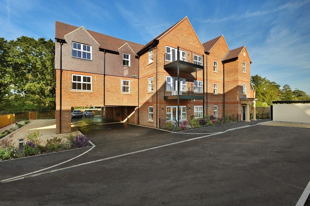 Property photo 3 of 9 Pinewood Place