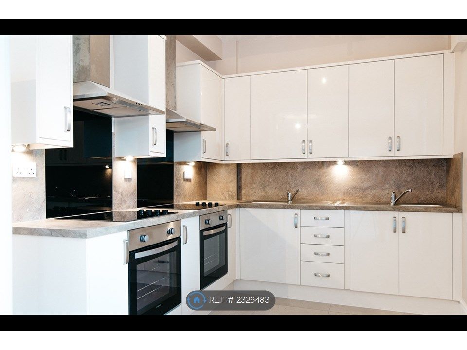 Property photo 3 of 12 Kitchen/Diner