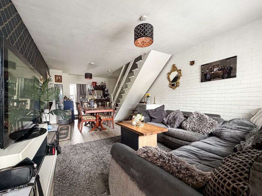 Property photo 2 of 15 5152533