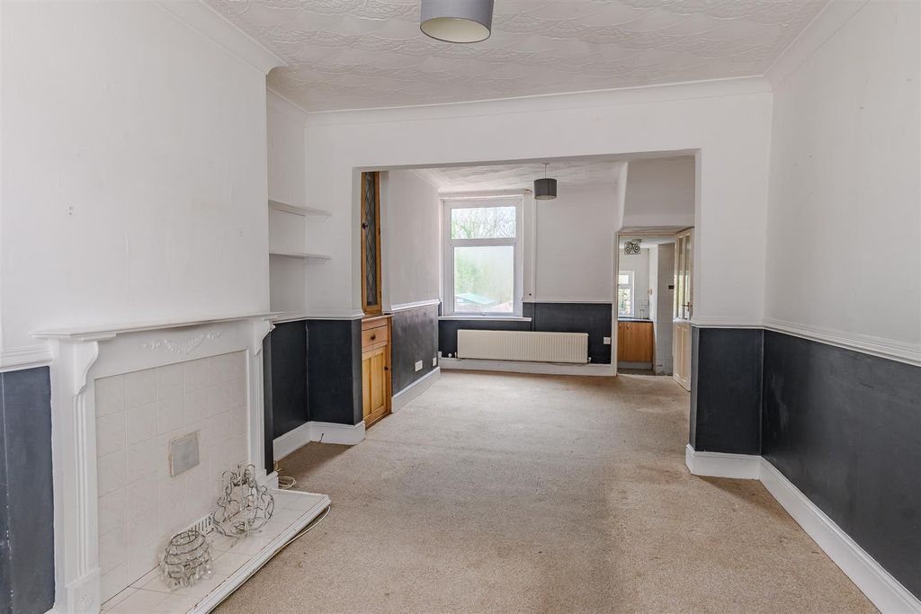 Property photo 3 of 16 Living/Dining Room