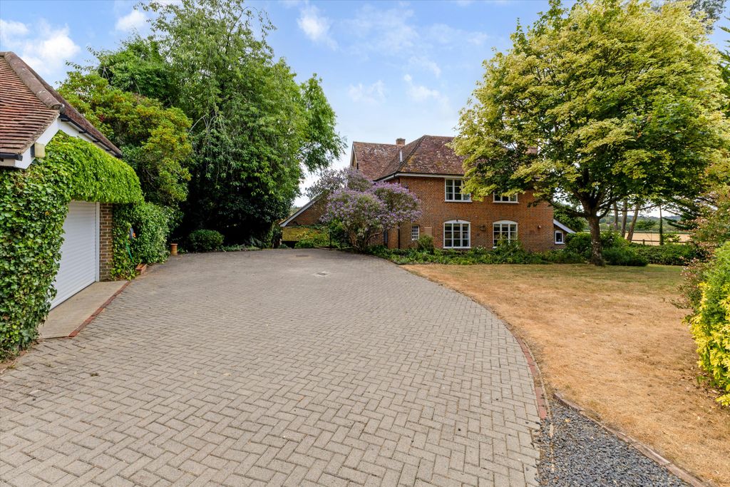 Property photo 2 of 16 Image