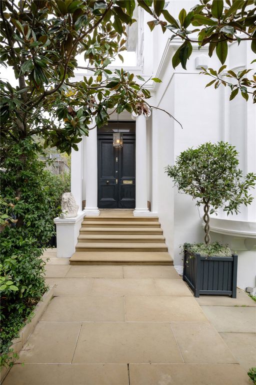 Property photo 2 of 20 Exterior