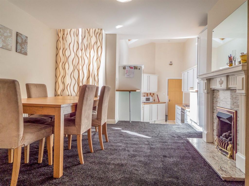 Property photo 3 of 9 Dining Room
