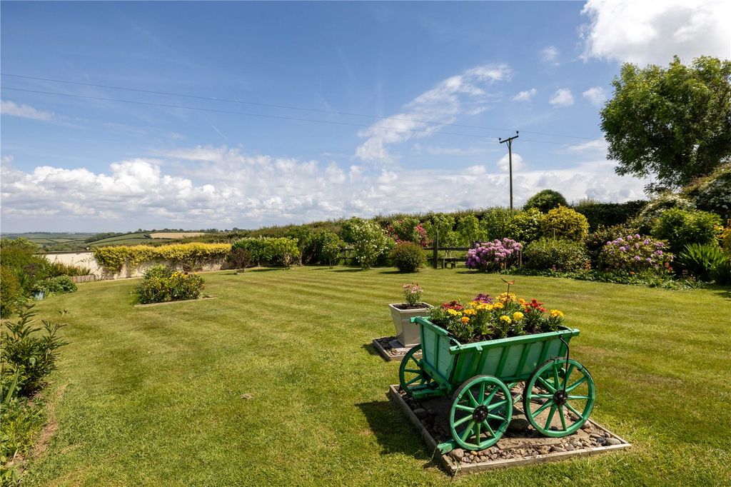 Property photo 2 of 34 Picture No. 02