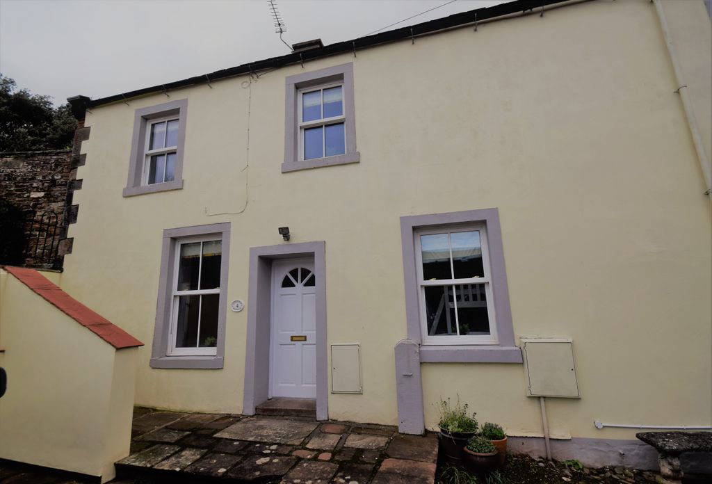 Property photo 1 of 11 2 Bedroom House For Rent