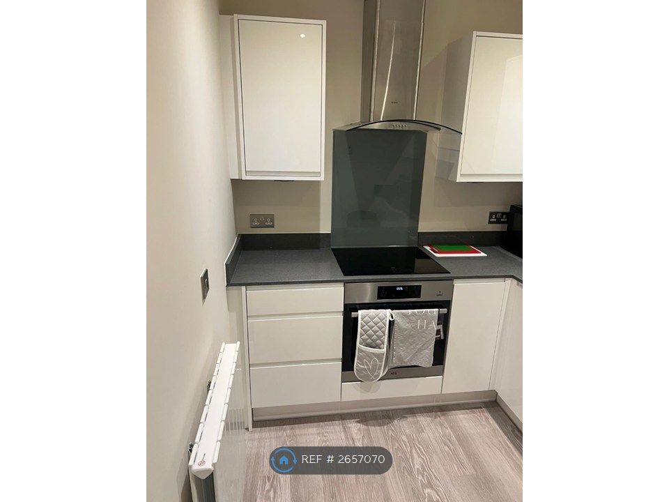 Property photo 3 of 9 Kitchen