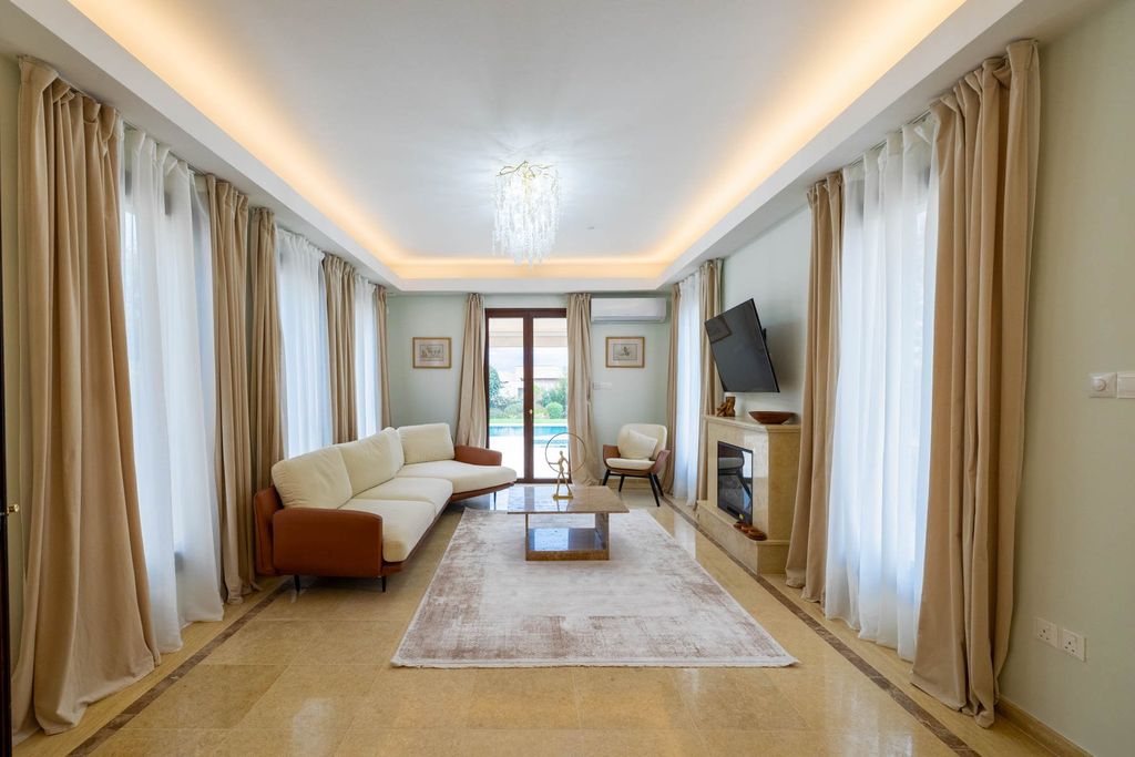 Property photo 2 of 30