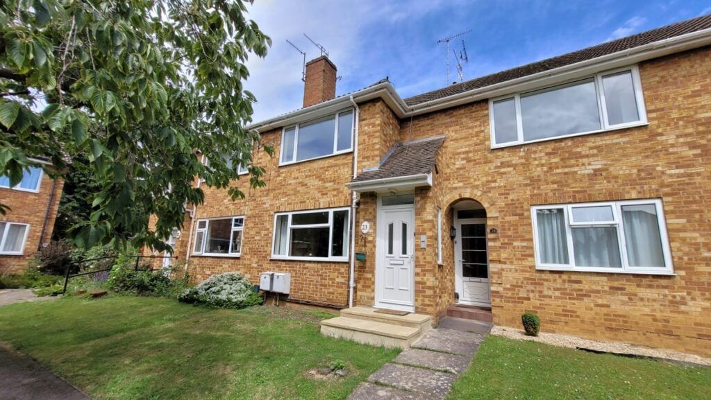 Property photo 1 of 7 638