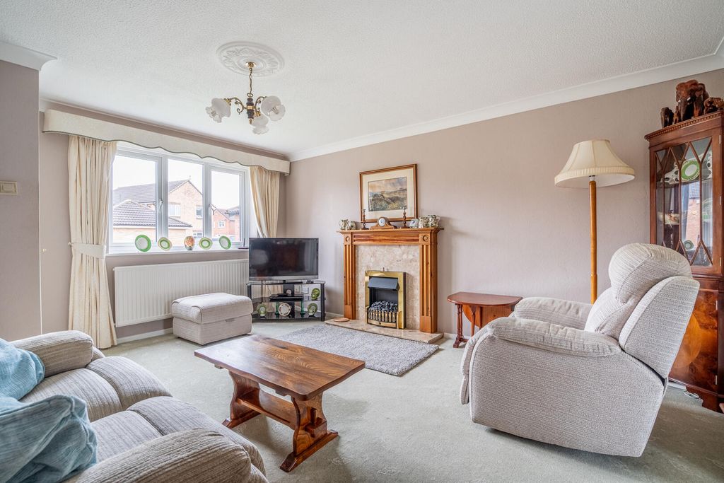 Property photo 2 of 10 Living Room