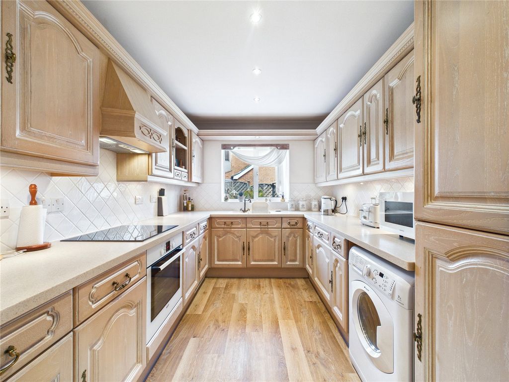 Property photo 2 of 22 Picture No. 04