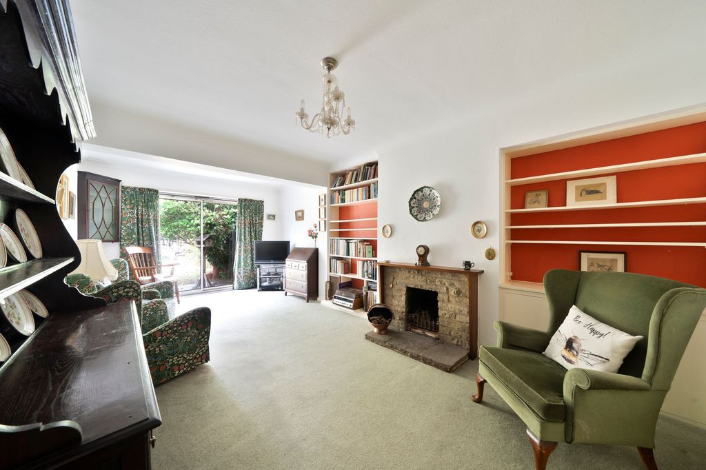 Property photo 2 of 18