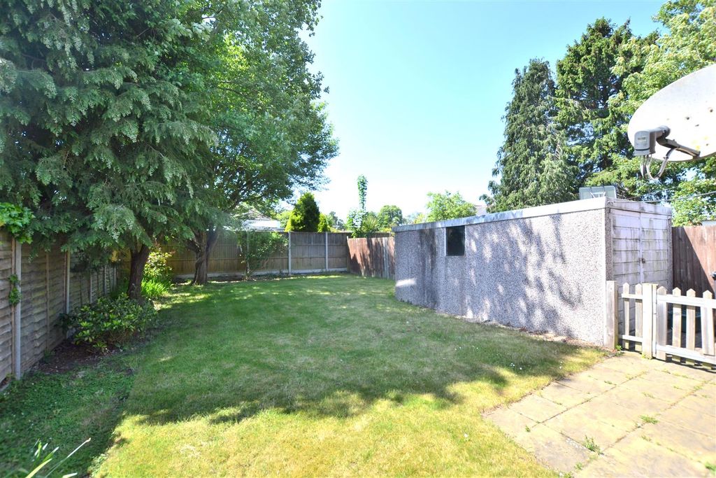 Property photo 2 of 15 Garden.Jpg