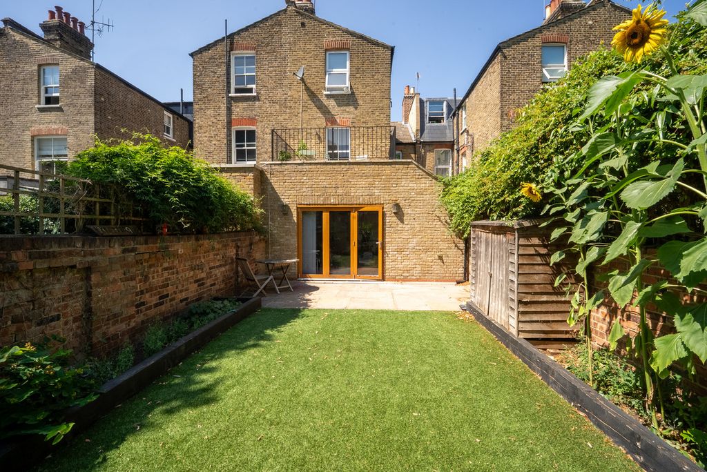 Property photo 2 of 12