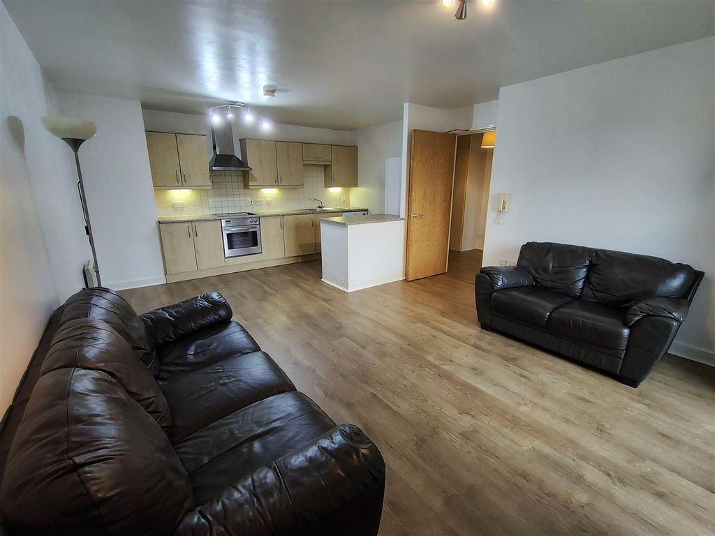 Property photo 2 of 11 Img_20251014_144513366_Hdr.Jpg