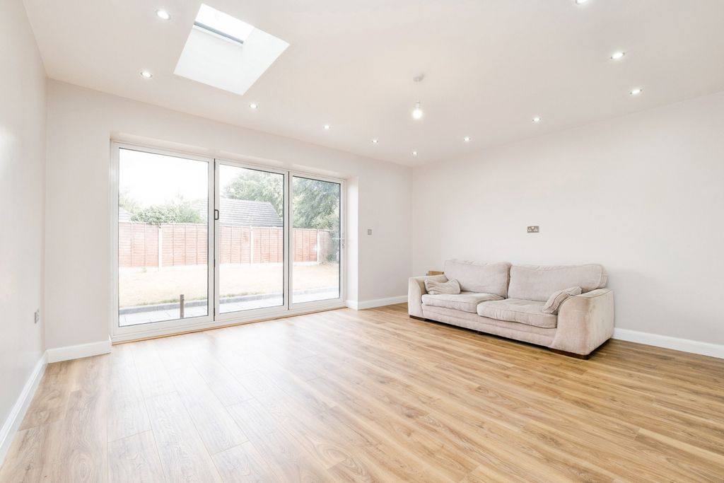Property photo 2 of 29 Pbox-Img.Jpg