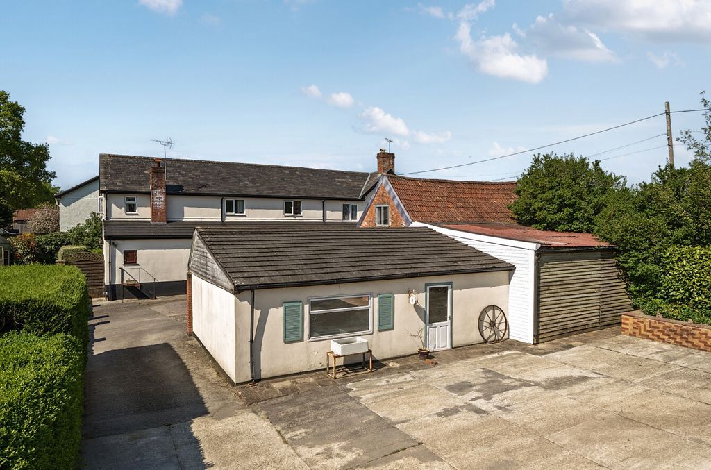 Property photo 1 of 24 Moorfield