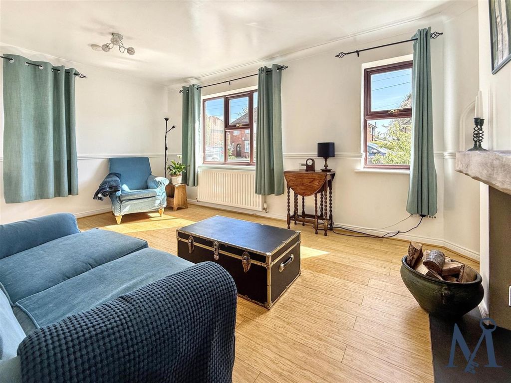 Property photo 3 of 23 Living Room