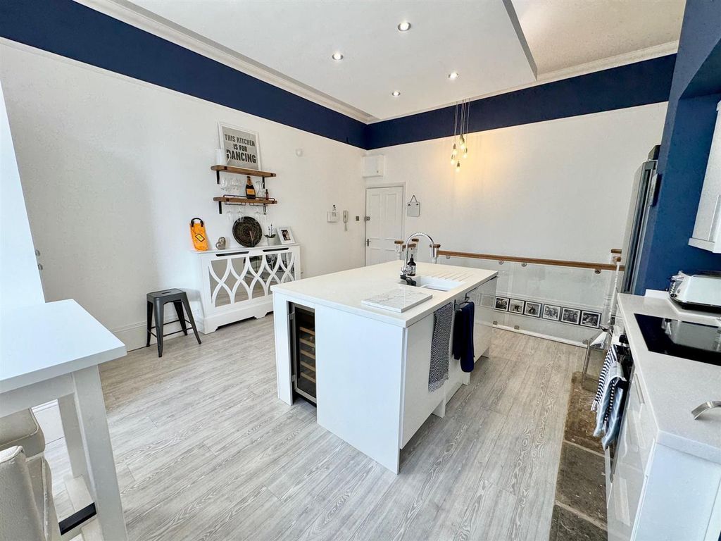 Property photo 2 of 15 Twelve.Jpg