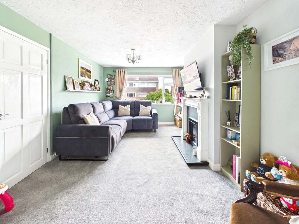 Property photo 3 of 22 Lounge