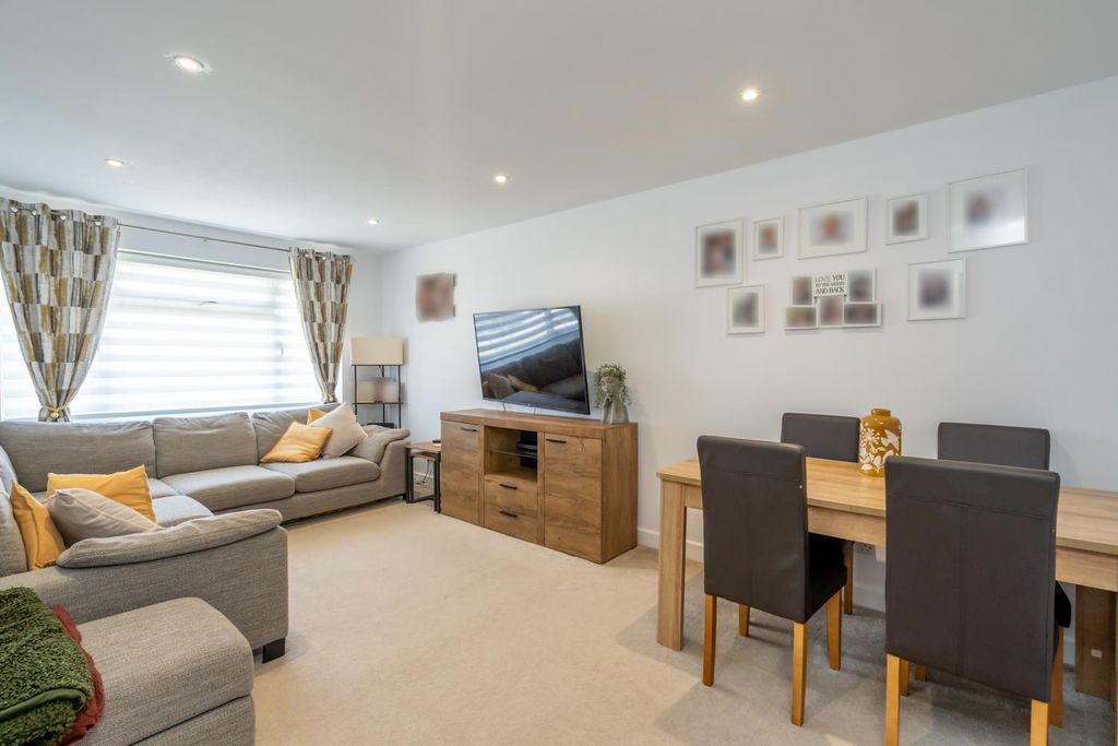 Property photo 2 of 12 2 Stoney Style-04850-Edit.Jpg