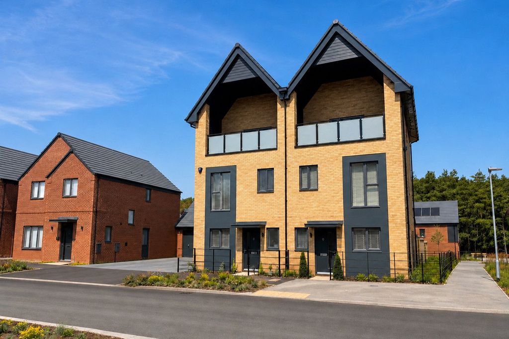 Property photo 1 of 10 External