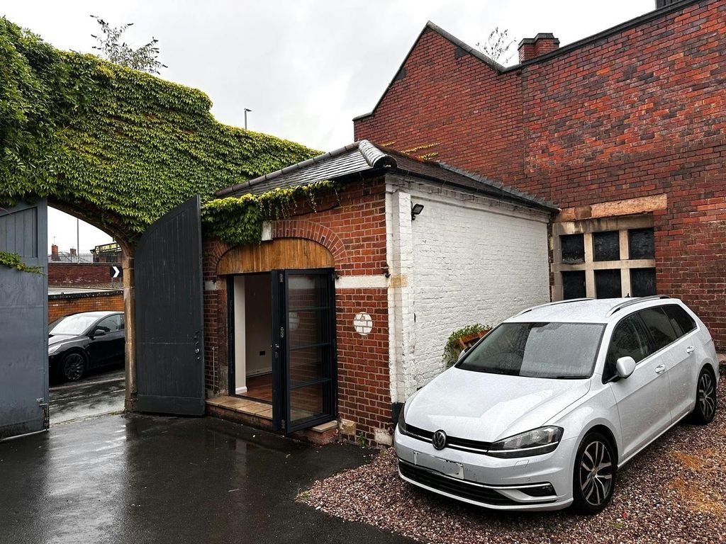 Property photo 1 of 4 P2.Jpg