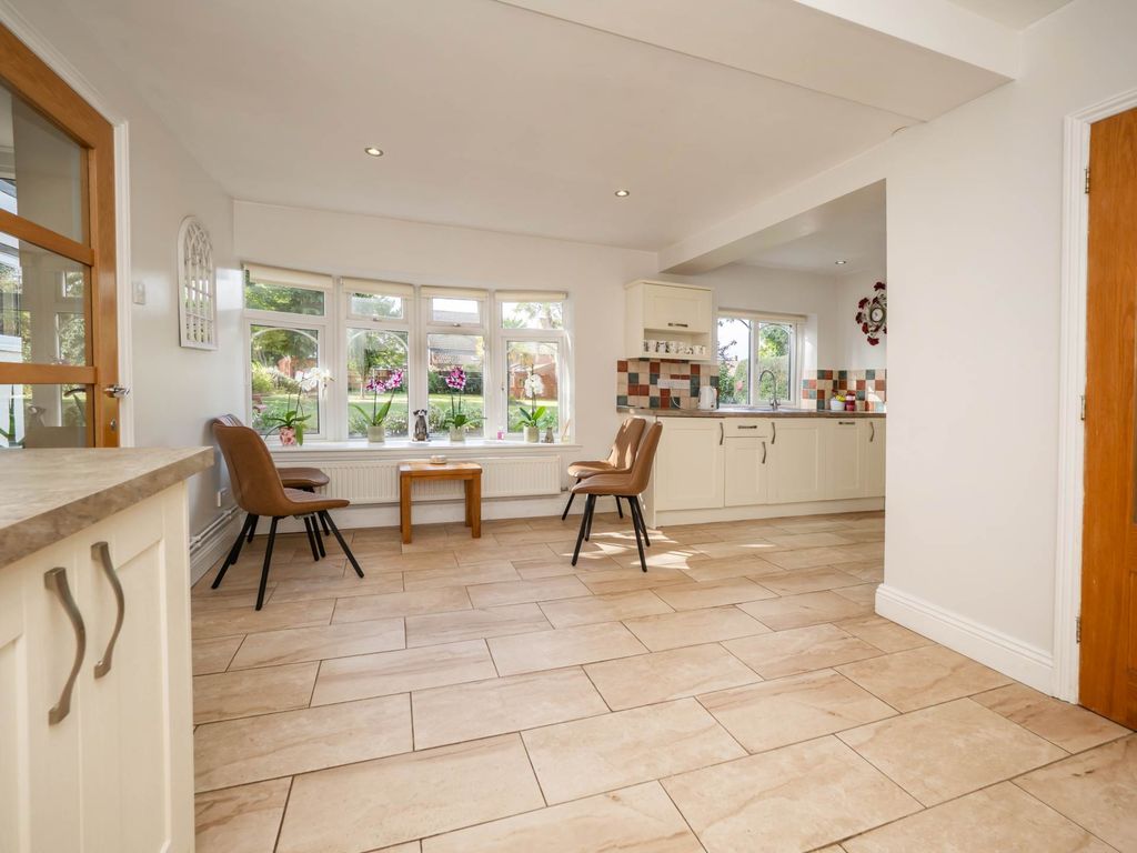 Property photo 3 of 35