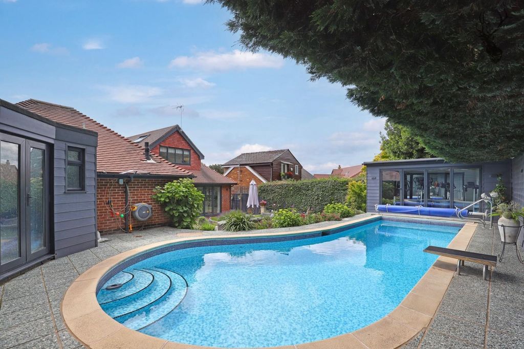 Additional image 4 of 3 bed detached bungalow for saleHomefield Close, Epping CM16