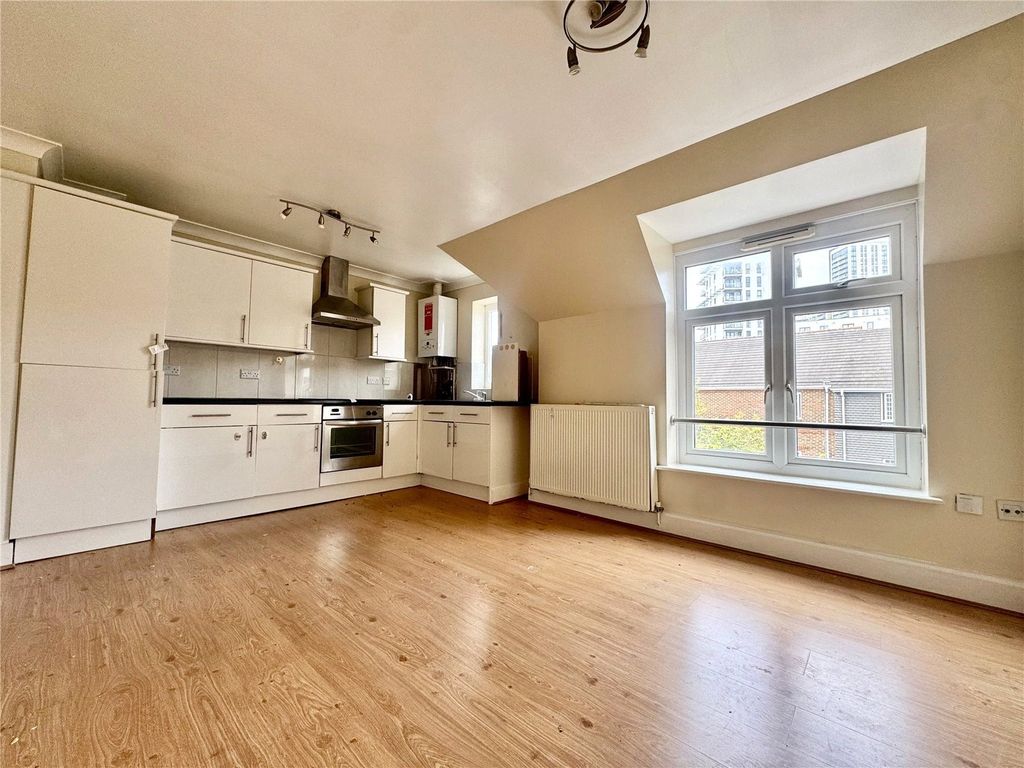 Property photo 3 of 12 Reception/Kitchen